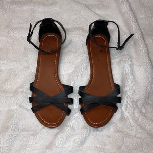 😎3/$10🆕❤️American Eagle Outfitters- Black Sandal with an Ankle Strap
